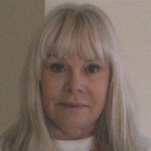 Meet your Posher, Lois